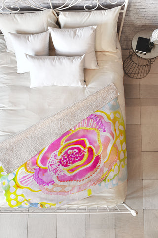 CayenaBlanca Pink Sunflower Fleece Throw Blanket