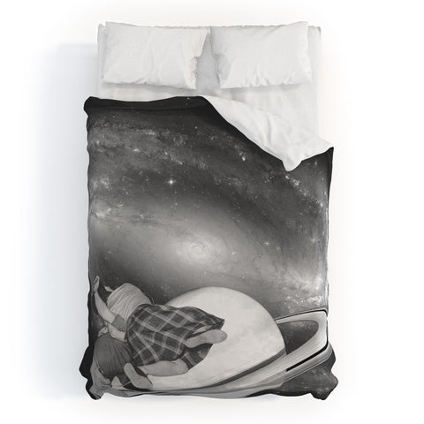 Ceren Kilic Fly me to the saturn Duvet Cover