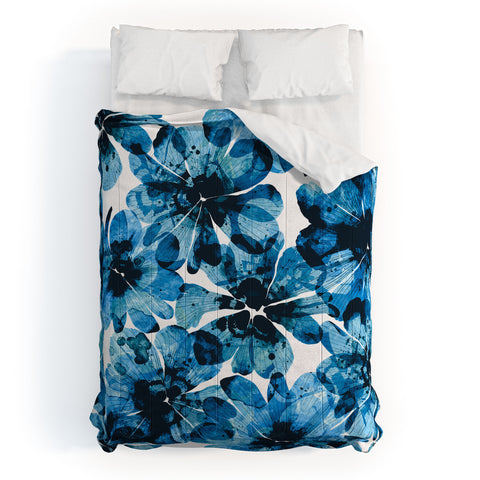 Marta Barragan Camarasa Blueish flowery brushstrokes Comforter