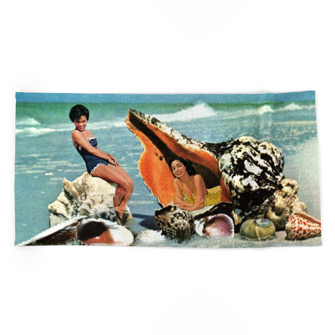 MsGonzalez Greetings from Seashells Beach Towel