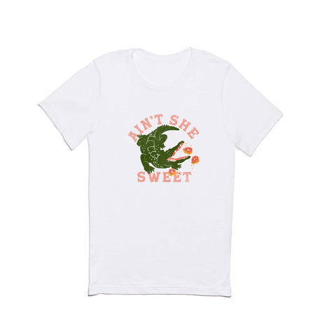 The Whiskey Ginger Aint She Sweet Cute Alligator Classic T-shirt