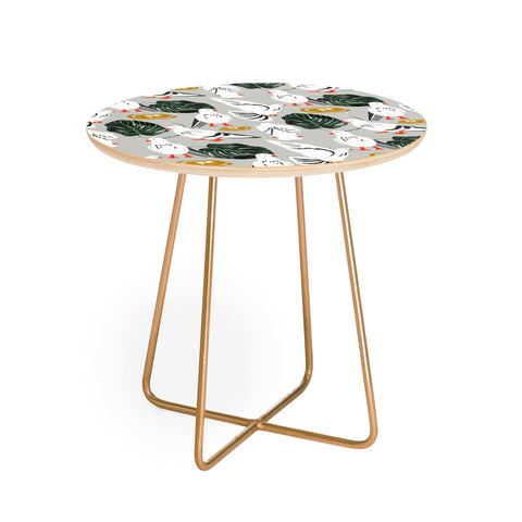 83 Oranges White Pigeons Round Side Table