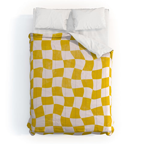 Avenie Warped Checkerboard Yellow Comforter