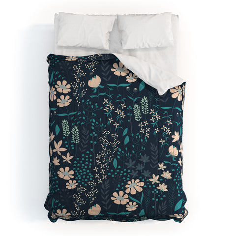BlueLela Flower garden 004 Comforter