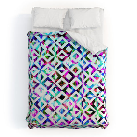 CayenaBlanca Artistic Tribal print Comforter