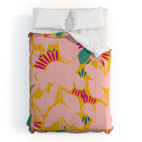 CayenaBlanca Floral shapes Comforter