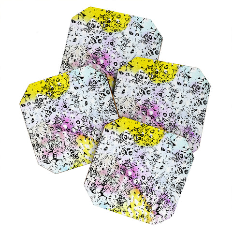 CayenaBlanca Flower Stones Coaster Set