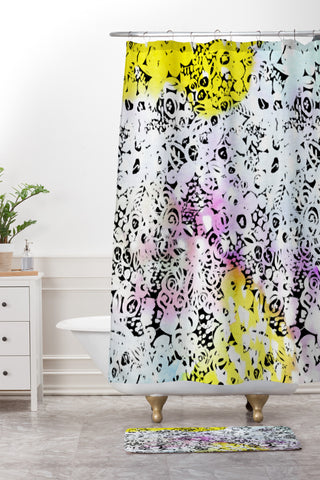 CayenaBlanca Flower Stones Shower Curtain And Mat