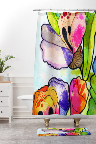 CayenaBlanca Queen Flower Shower Curtain And Mat
