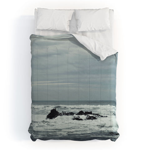 Chelsea Victoria Ocean Rock Crash Comforter