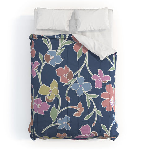 Gabriela Fuente Floral CLub Comforter
