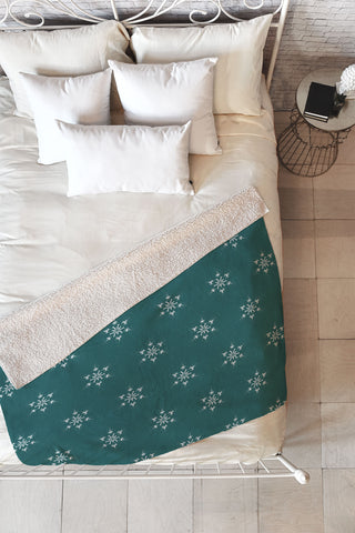 Sheila Wenzel-Ganny Holiday Green Snowflakes Fleece Throw Blanket