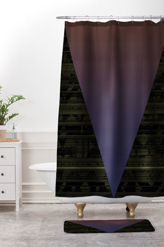 Triangle Footprint Lindiv5 Shower Curtain And Mat