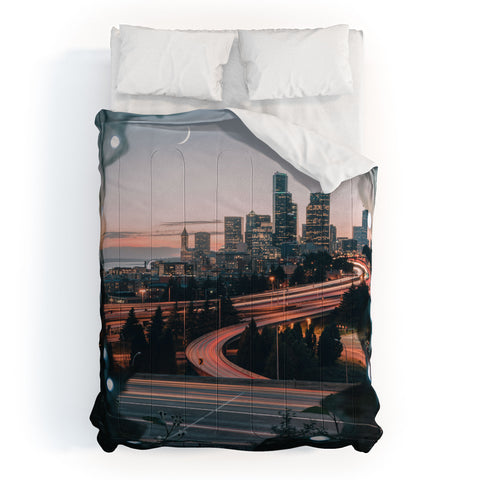 Tristan Zhou Seattle Cityscape Comforter