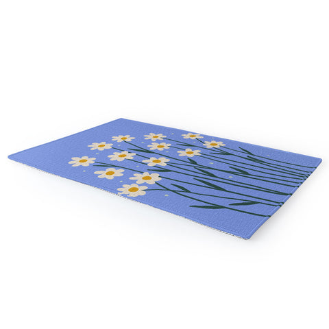 Angela Minca Simple daisies perwinkle Area Rug