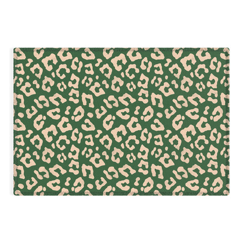 Avenie BR Cheetah Print In Green Outdoor Rug