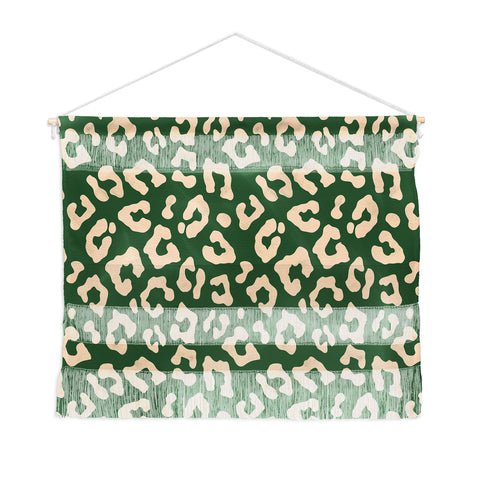 Avenie BR Cheetah Print In Green Wall Hanging Landscape