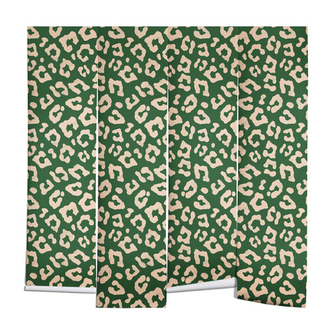 Avenie BR Cheetah Print In Green Wall Mural