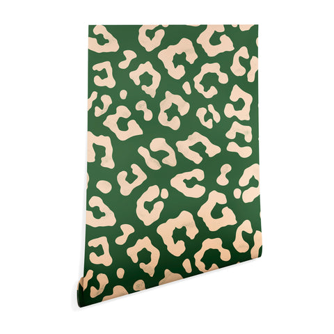 Avenie BR Cheetah Print In Green Wallpaper