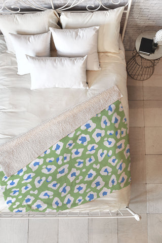 Avenie BR Cheetah Print Fleece Throw Blanket
