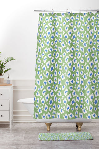Avenie BR Cheetah Print Shower Curtain And Mat