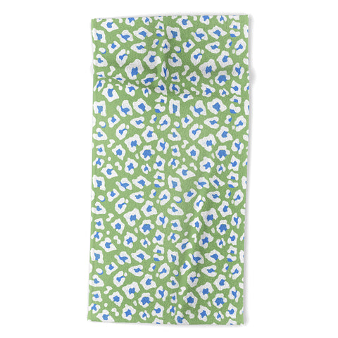 Avenie BR Cheetah Print Beach Towel