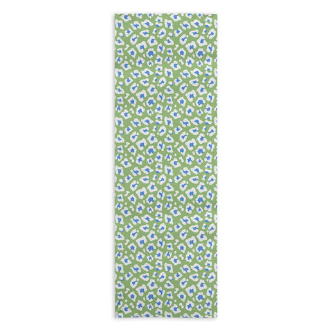 Avenie BR Cheetah Print Yoga Towel