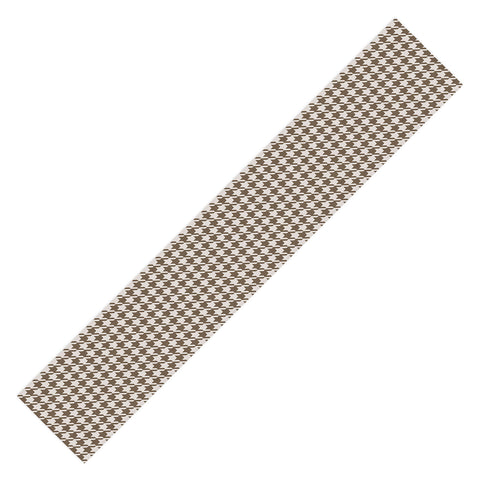 Avenie Cozy Houndstooth Table Runner