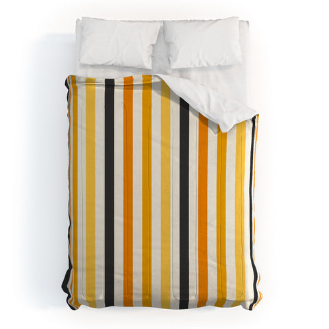 Avenie Halloween Stripes Comforter