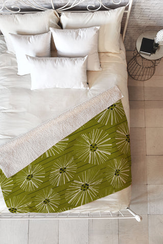 ayeyokp Retro Daisies Musk Green Fleece Throw Blanket