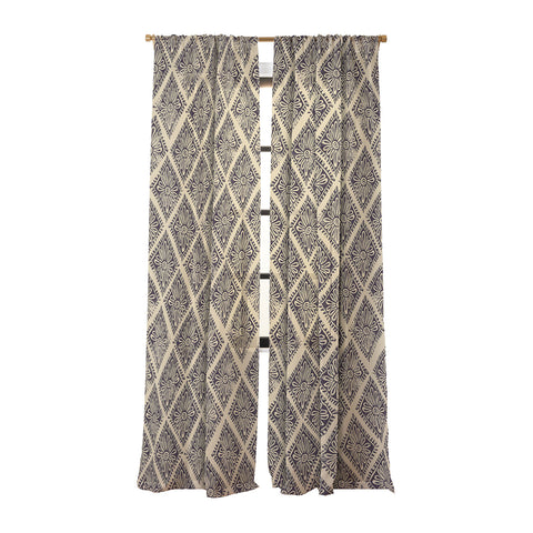 Cassidy Rae Marietta de la deco Sheer Non Repeat