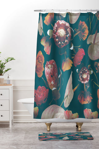 CayenaBlanca Botanical Holiday Shower Curtain And Mat