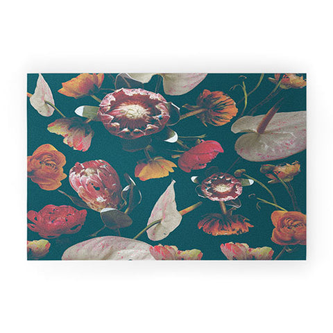 CayenaBlanca Botanical Holiday Welcome Mat