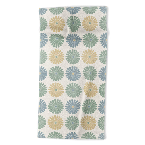 Colour Poems Daisy Pattern Multicolor I Beach Towel