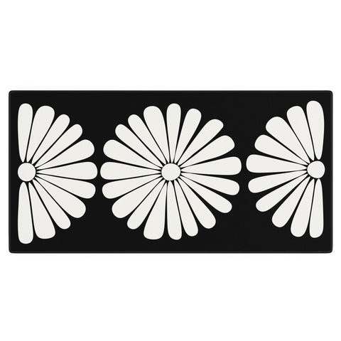 Colour Poems Retro Daisy II Desk Mat