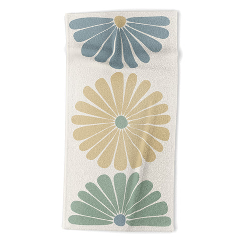 Colour Poems Retro Daisy Multicolor I Beach Towel