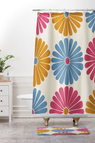 Colour Poems Retro Daisy Multicolor II Shower Curtain And Mat