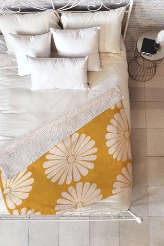 Colour Poems Retro Daisy XIX Fleece Throw Blanket
