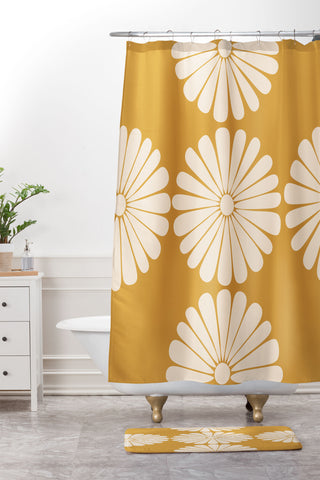 Colour Poems Retro Daisy XIX Shower Curtain And Mat