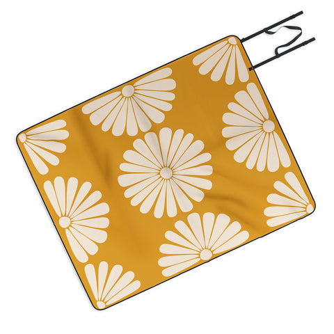 Colour Poems Retro Daisy XIX Picnic Blanket