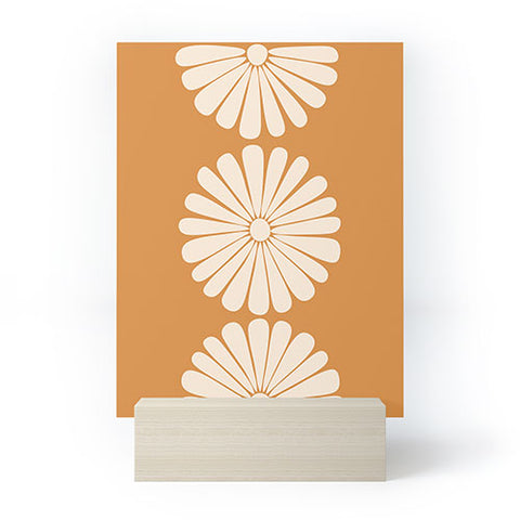 Colour Poems Retro Daisy XXII Mini Art Print