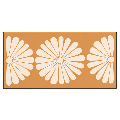 Colour Poems Retro Daisy XXII Desk Mat