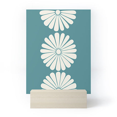 Colour Poems Retro Daisy XXIII Mini Art Print