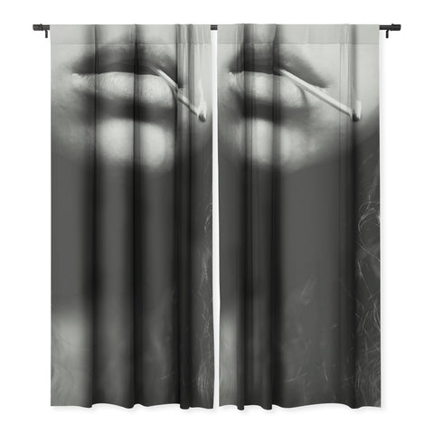 Dagmar Pels Livin on the edge Blackout Non Repeat