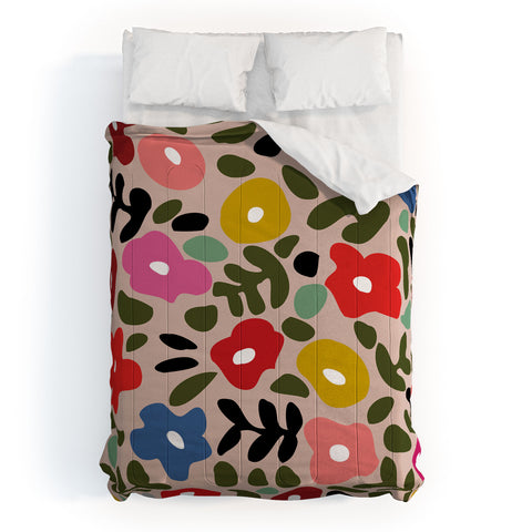 DESIGN dannick Flower meadow in muted colours Comforter