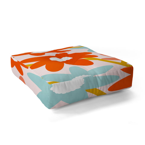 Dominique Vari Words Sunny vase with Super Bloom Floor Pillow Square