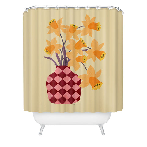 El buen limon Daffodils and vase Shower Curtain