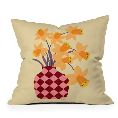 El buen limon Daffodils and vase Throw Pillow
