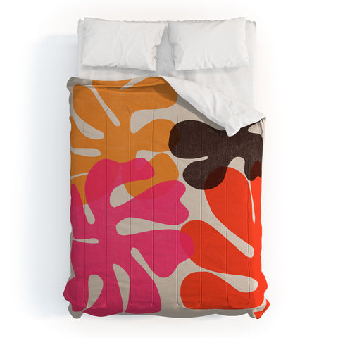 Garima Dhawan cutouts 42 Comforter