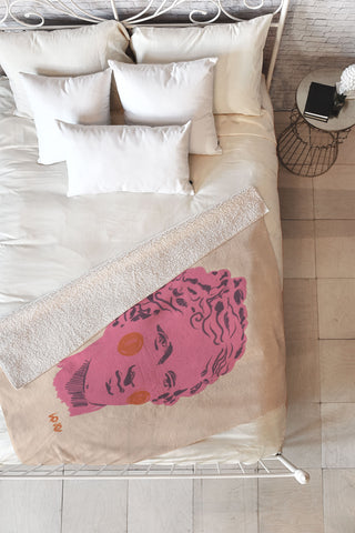 Gigi Rosado Ancient head 2 Fleece Throw Blanket